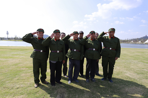 大篷车双拥党群服务站服务金婚夫妇